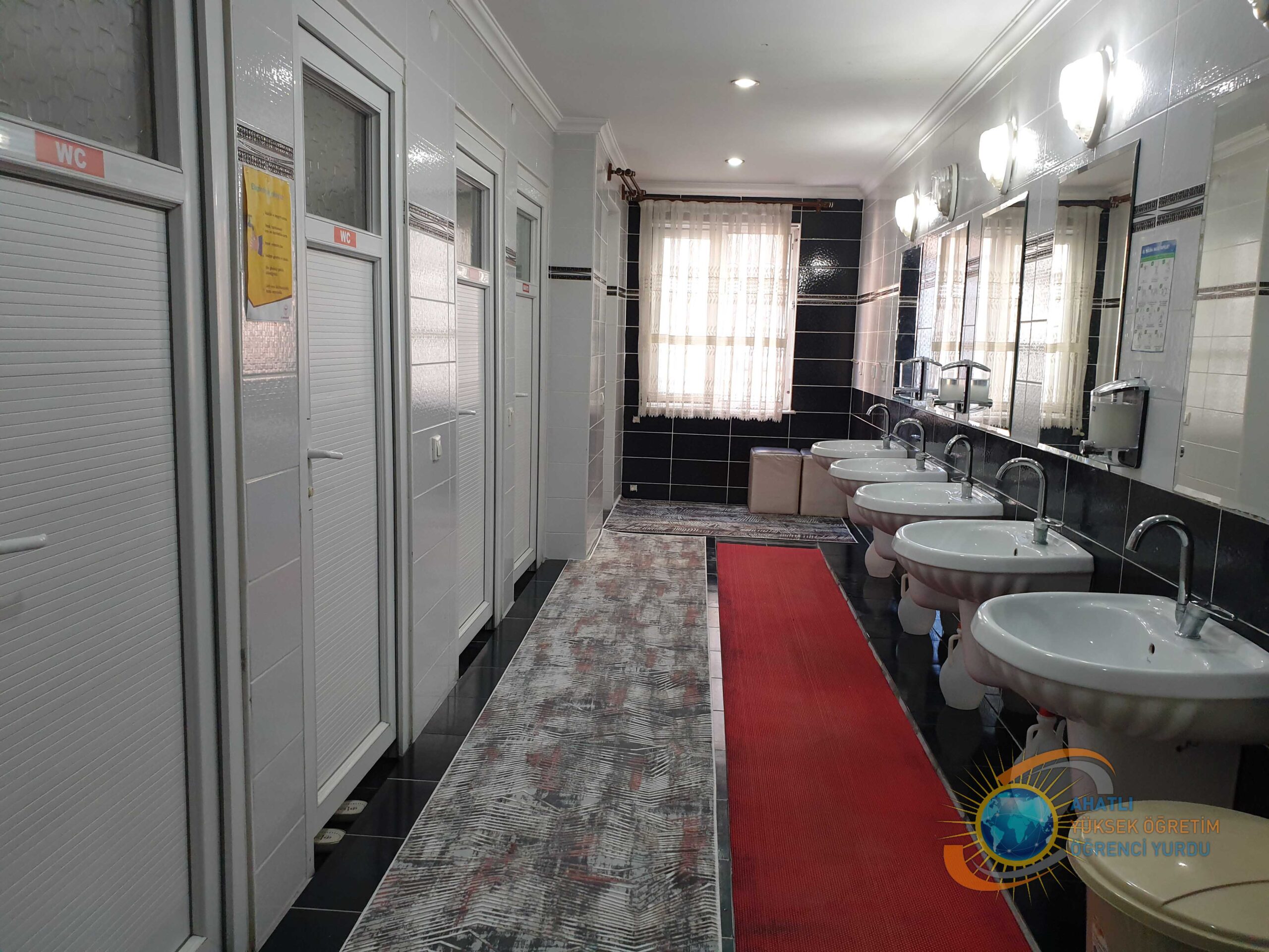 Tuvaletler-2-Ahatlı-Yüksek-Öğrenim-Öğrenci-Yurdu