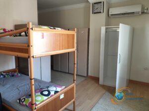 Yatakhane-ve-Soyunma-Kabini-Ahatli-Yuksek-Ogrenim-Ogrenci-Yurdu